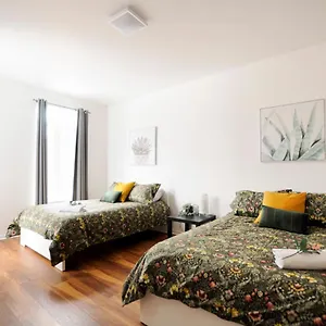 The 1810 - Spacious With Balcony - North Of , Quebec City Canada
